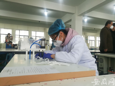 復工復產企業探訪 | 格蘭帝衛生材料 應疫情需要轉產口罩，生產線4天辦齊手續